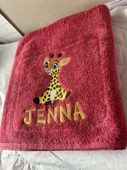 Personalised Giraffe Towel, Childrens Safari Gift, Personalised Hand Bath Towel Sheet, Childrens Bath Towel, Bath Time Gift New Baby