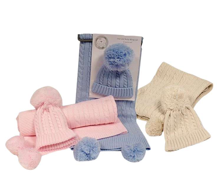 Personalised New Born Baby Blanket and Hat Set Embroidered with Giraffe and Name